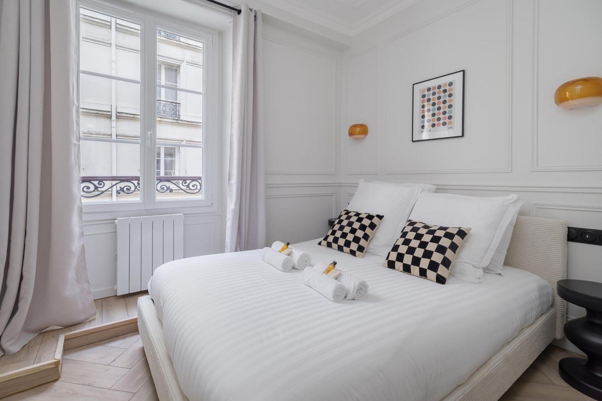 Poetic Stay - Saint Lazare Paris Exterior photo
